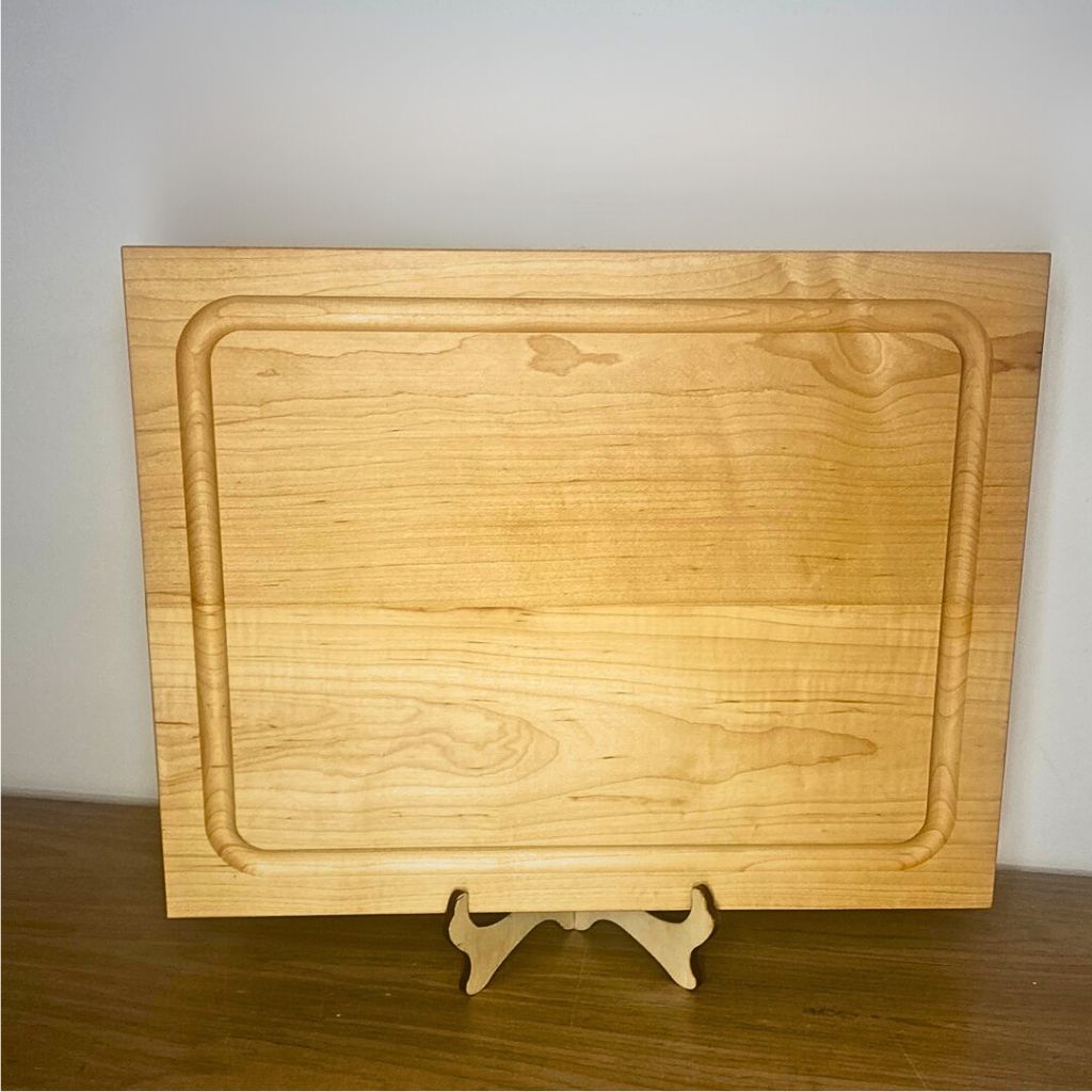 Maple cutting board with juice groove