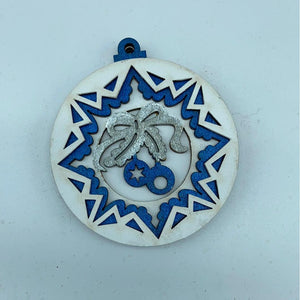 DIY ornament with Mistletoe - Northern Heart Designs