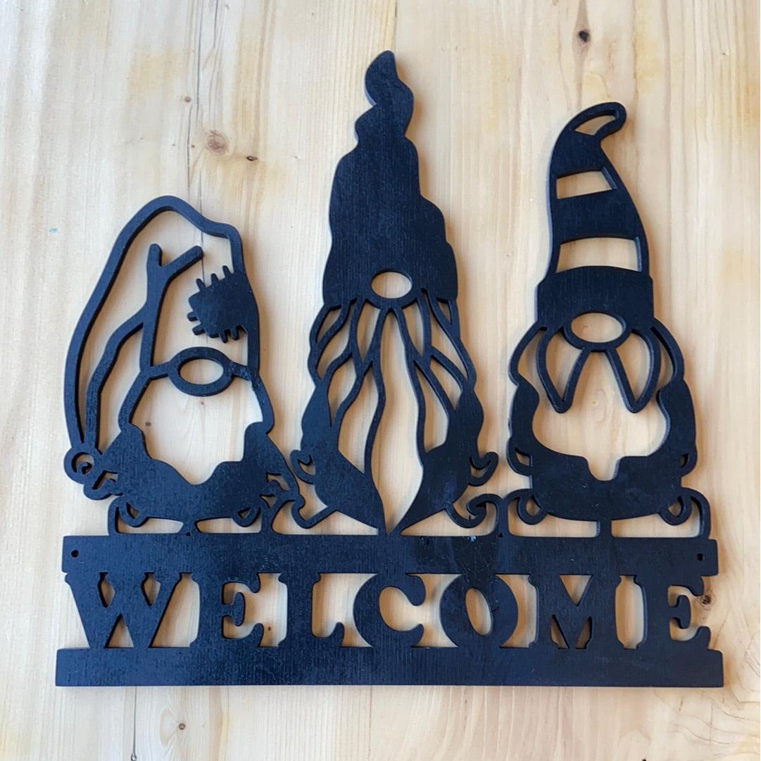 Gnome welcome sign - Northern Heart Designs