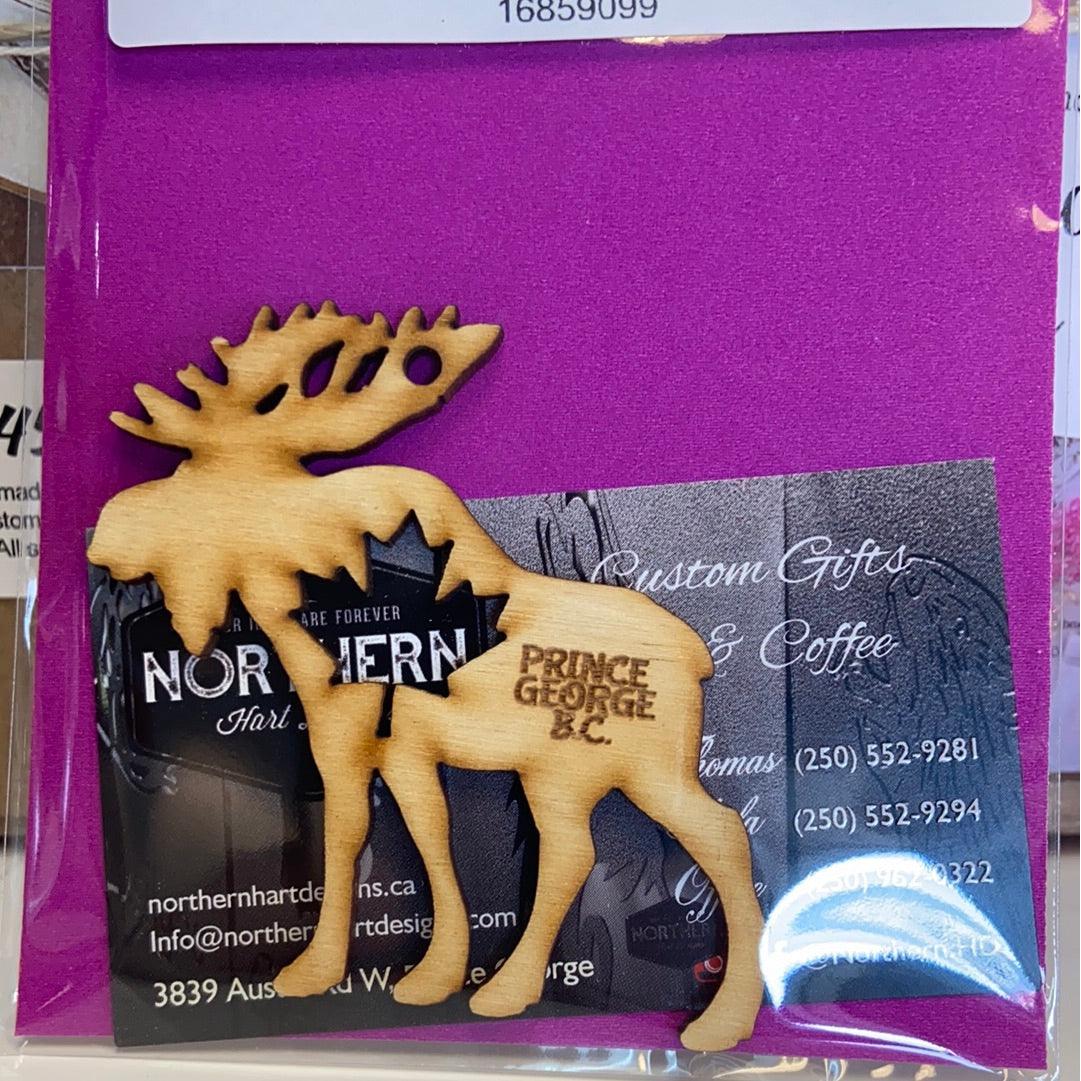 Pg moose w/maple leaf ornament - Northern Heart Designs